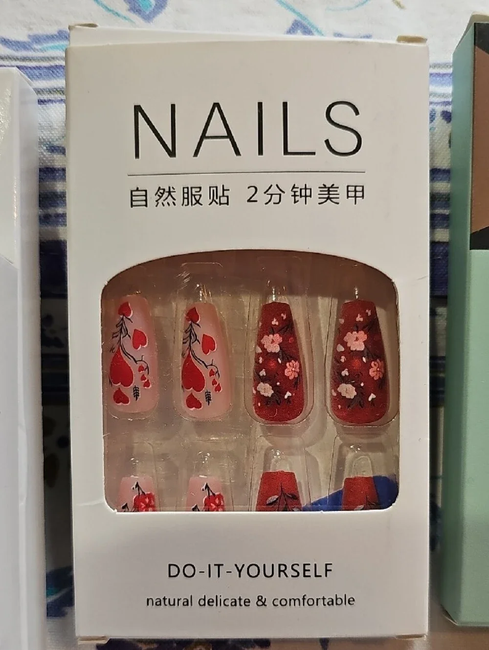 5 Assorted Press-On Nail Set – Red & Green Floral Designs
